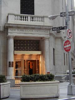 New York Stock Exchange, Wall St<br>Location: <a href="https://www.google.com/maps/search/?api=1&query=40.70752,-74.01129" target="_new">Wall St and New St</a>